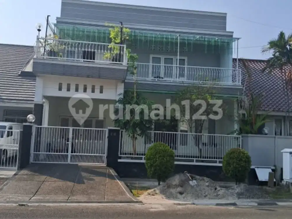 Dijual Rumah Bagus 2 Lantai SHM Lokasi Strategis di BSD -Anggrek Loka