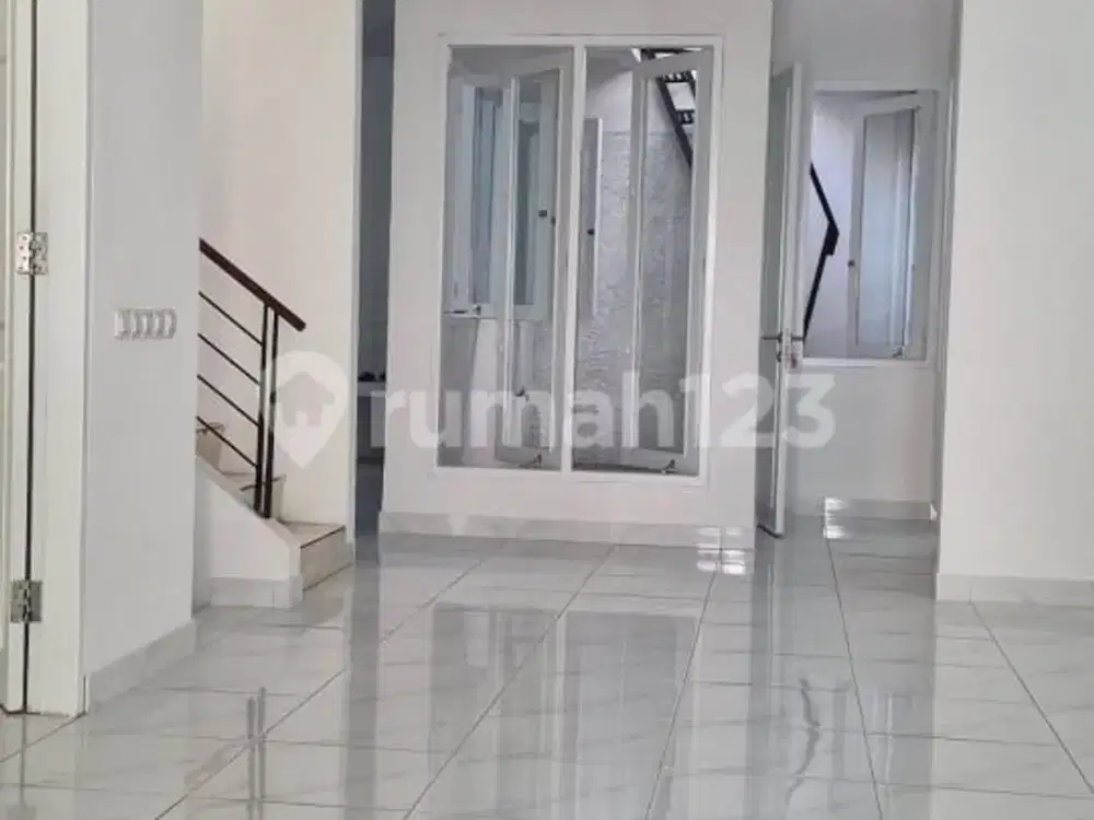 Dijual Rumah Sudah Direnovasi Siap Huni di BSD Delatinos Tangerang