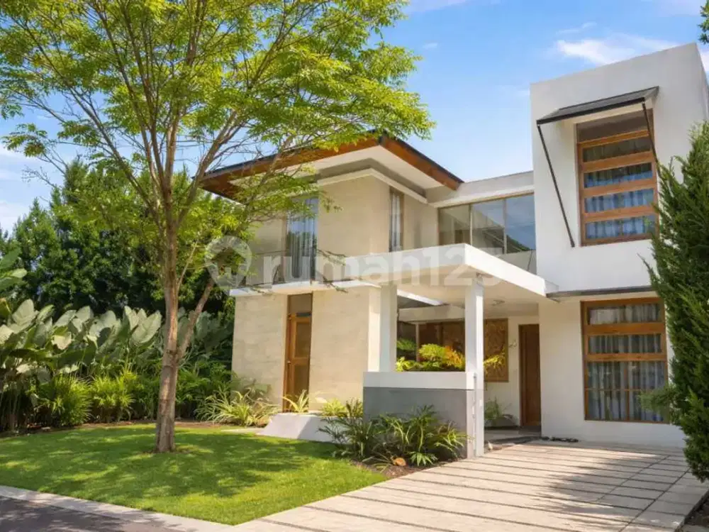 Dijual Rumah Bagus SHM Hadap Timur 2 Lantai Siap Huni di Cluster Versailles Residence BSD City