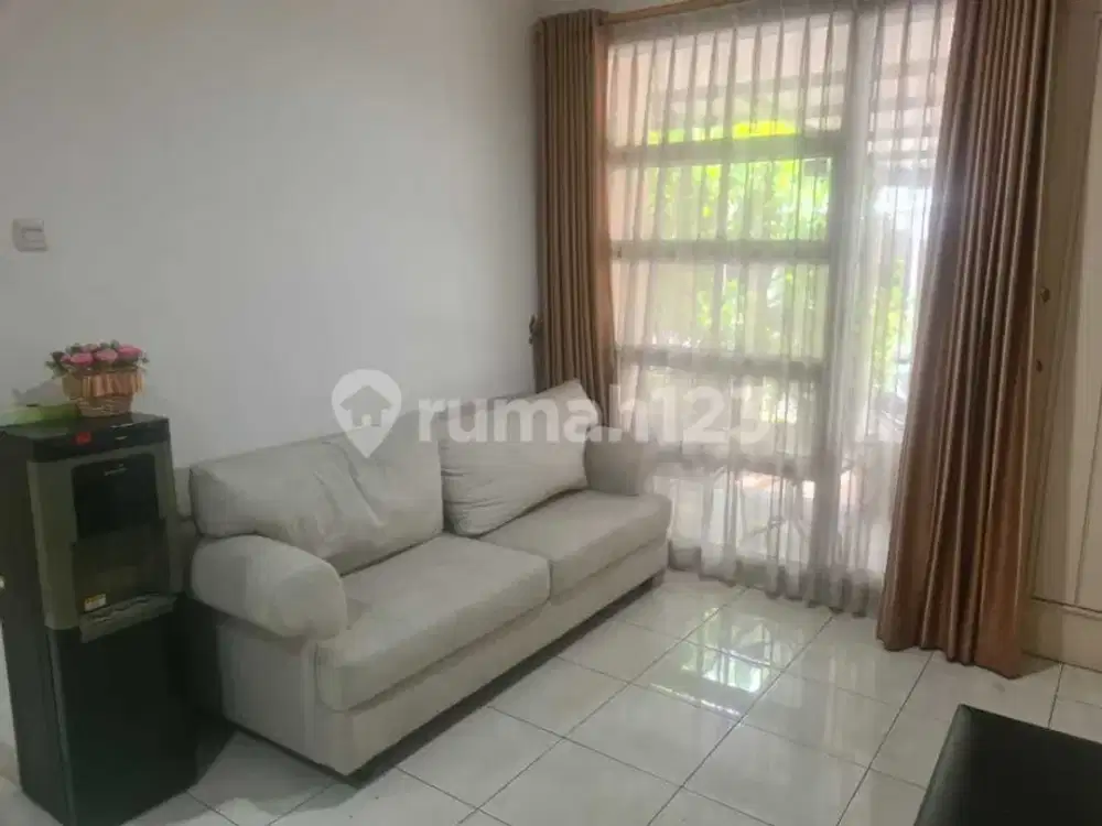 Dijual Rumah Bagus, Murah, Siap Huni di Cluster Castilla BSD