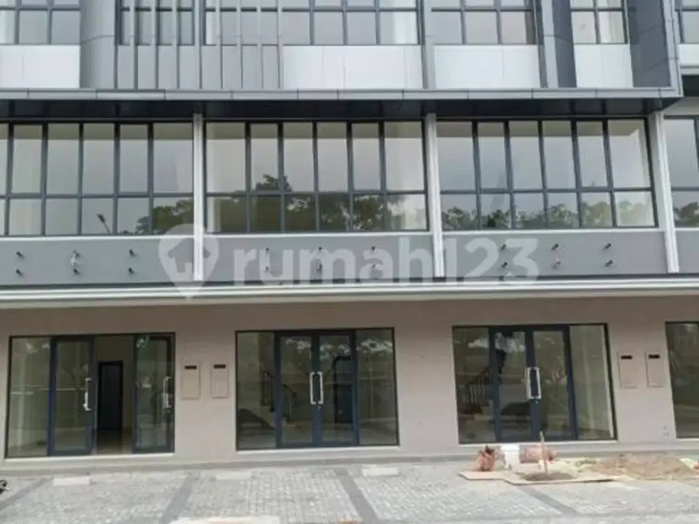 Dijual Ruko 3 Lantai Persis Hadap Jalan di Greenwich BSD City