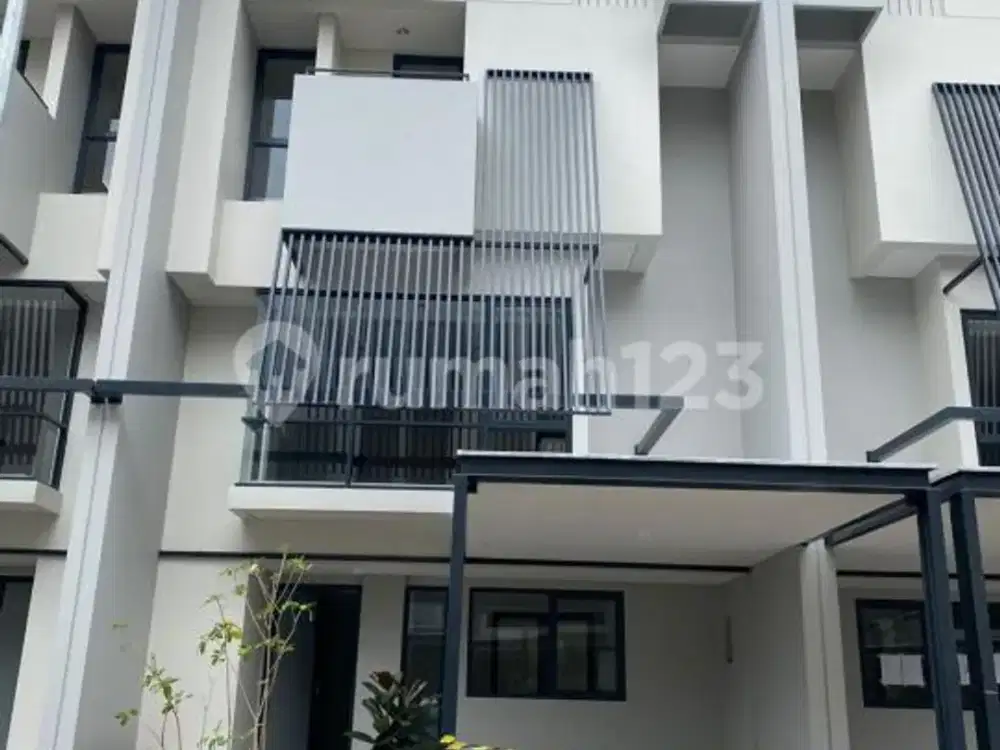 Dijual Rumah Full Furnished 3,5 Lantai Cluster Impresahaus, Tabebuya BSD City
