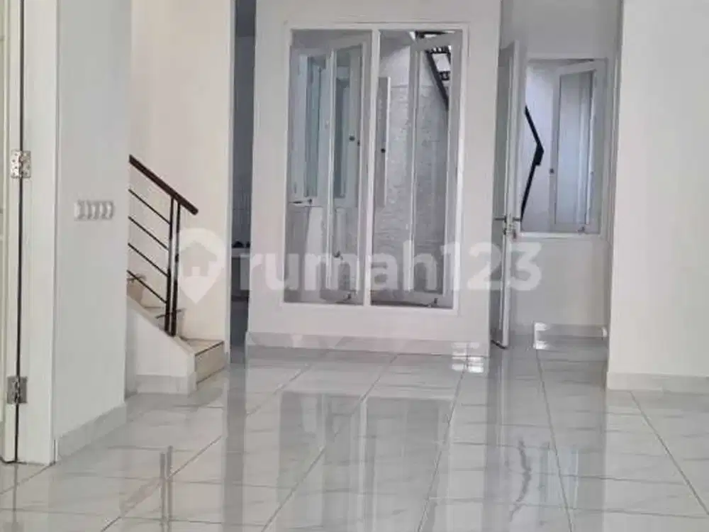 Dijual Rumah Sudah Direnovasi di Delatinos BSD City
