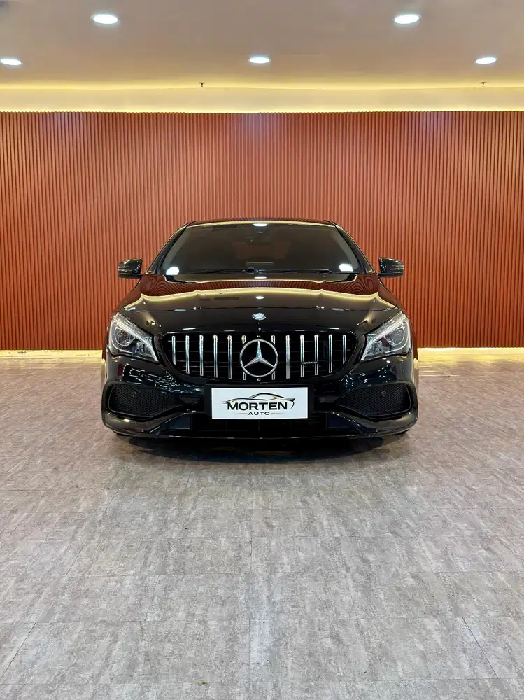 Mercedes Benz CLA 200 AMG Panoramic