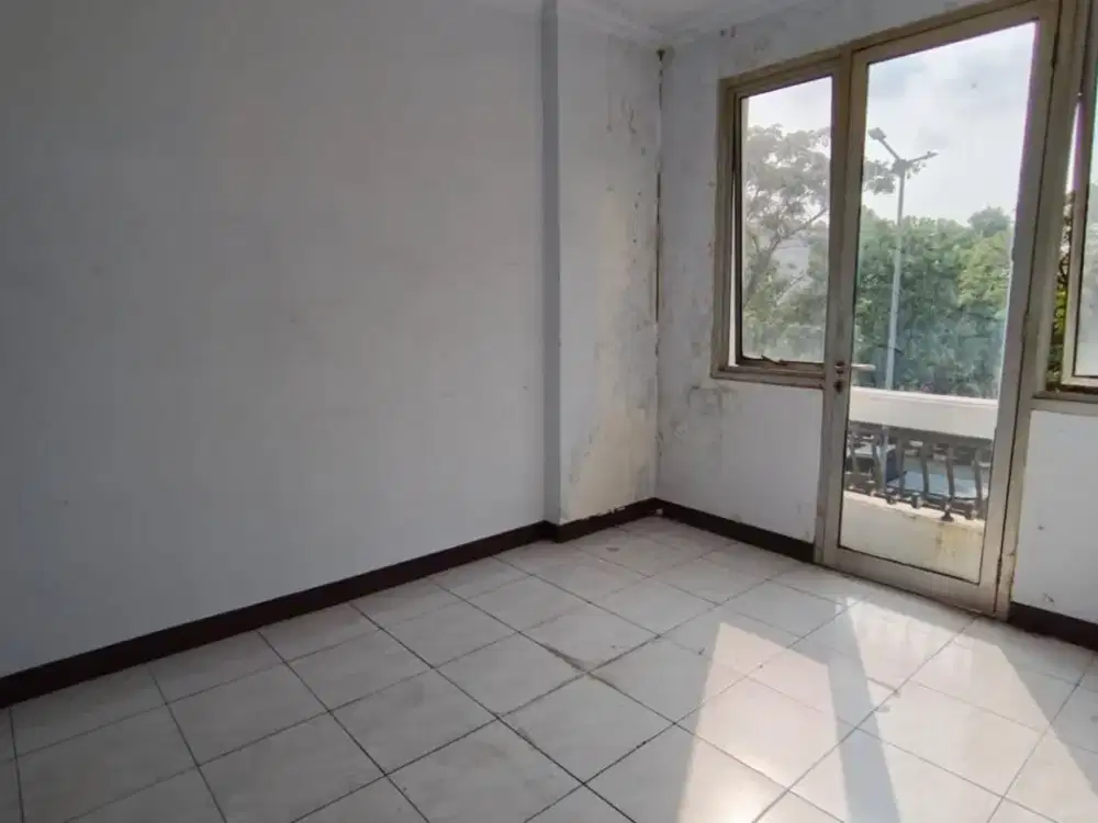 Disewakan Ruko Miami 3 Lantai - Lokasi Strategis Siap Pakai!