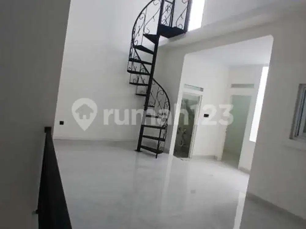 Dijual Rumah Bangunan Full Delatinos 2 ½ Lantai - BSD