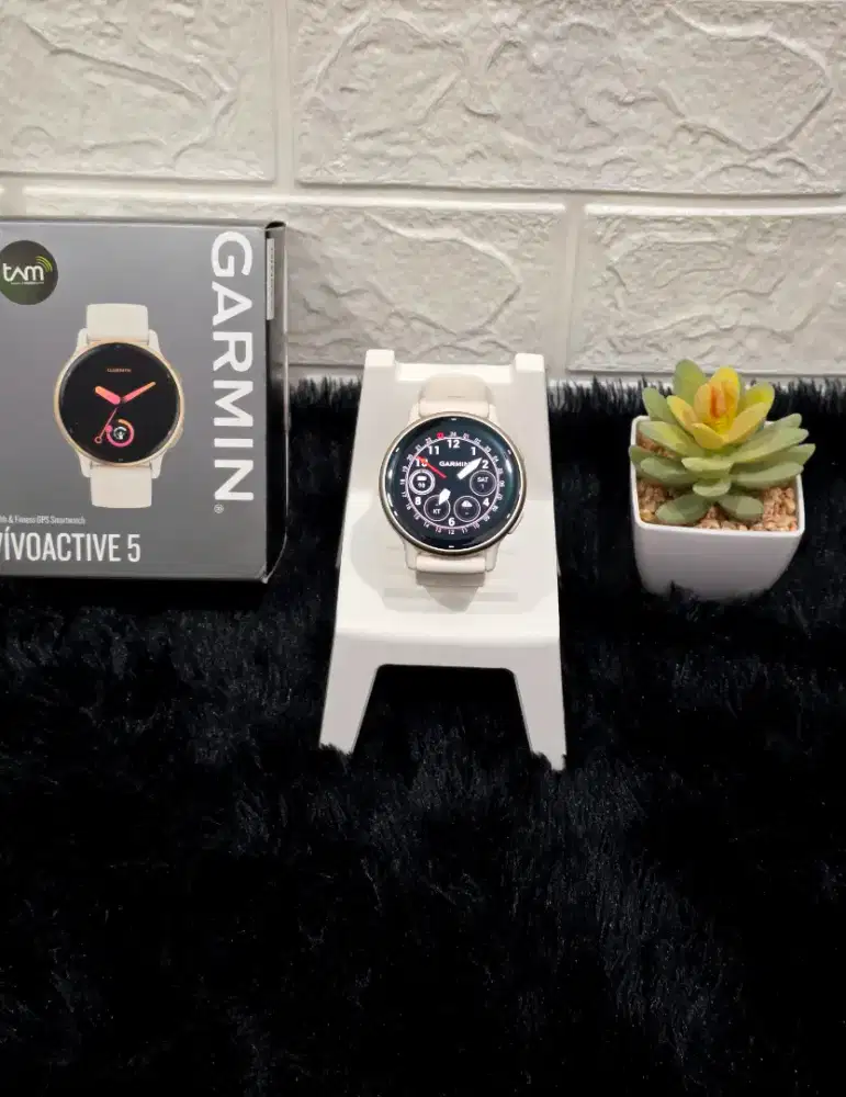 Garmin Vivoactive 5 Putih Mulus Lengkap