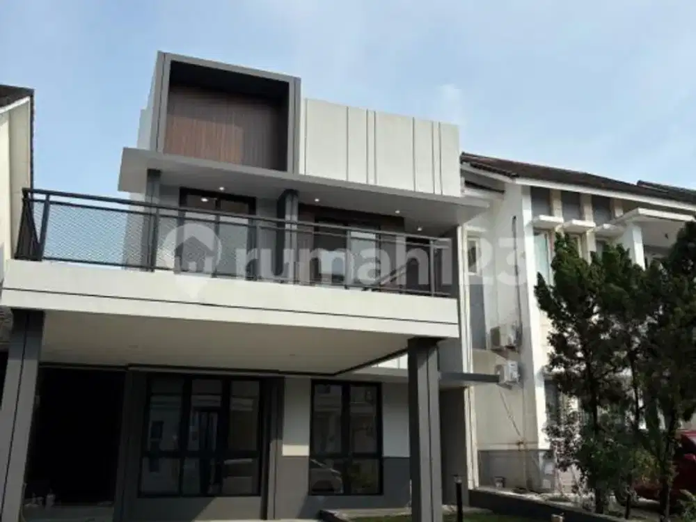 Dijual Cepat Rumah Bagus 2 Lantai (9X20) SHM Hadap Timur di BSD The Green