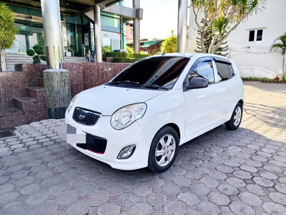 Di jual kia Picanto 1,1cc at