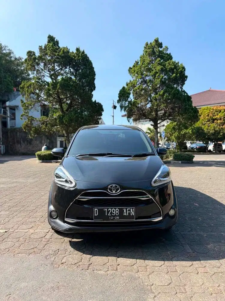 Toyota Sienta 1.5 Q At 2017 | 2018 Hitam (Dp. 10jt aza) Bisa Tuker Tam