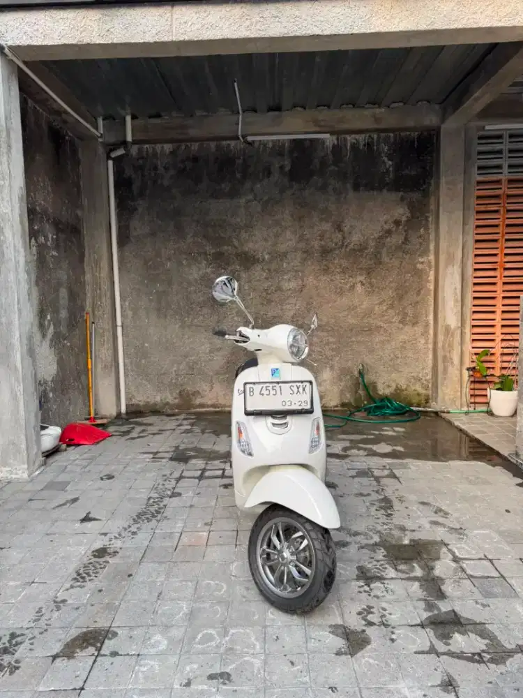 Jual Vespa LX IGET 125 2023 - Istimewa KM rendah (2168 KM)