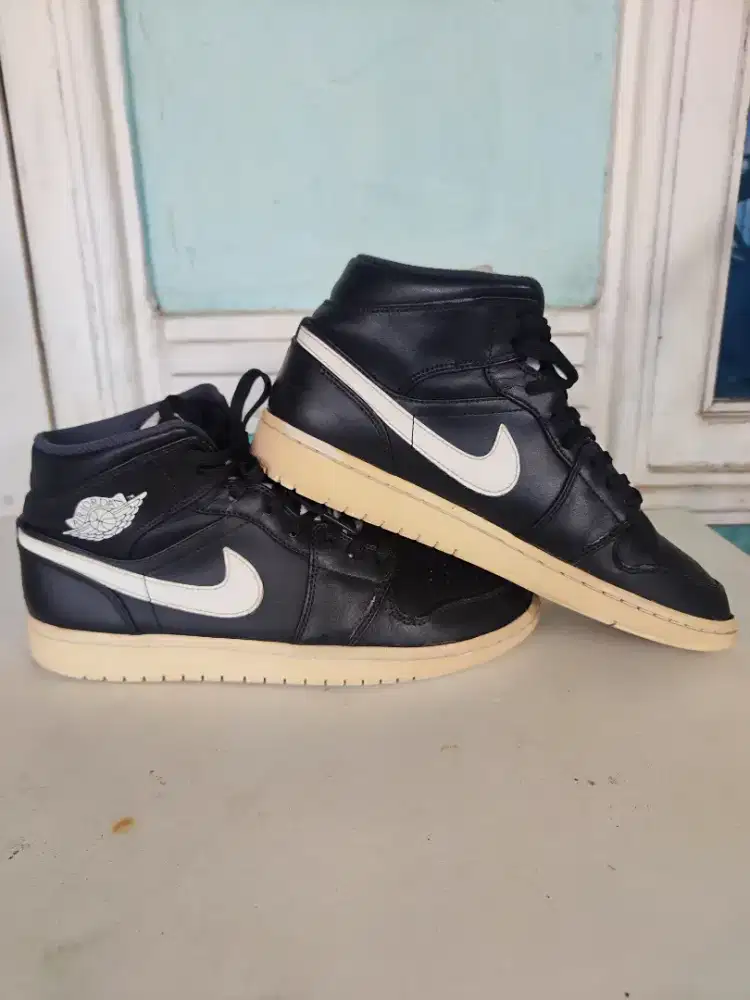 Nike Air Jordan 1 Mid 'Black White'