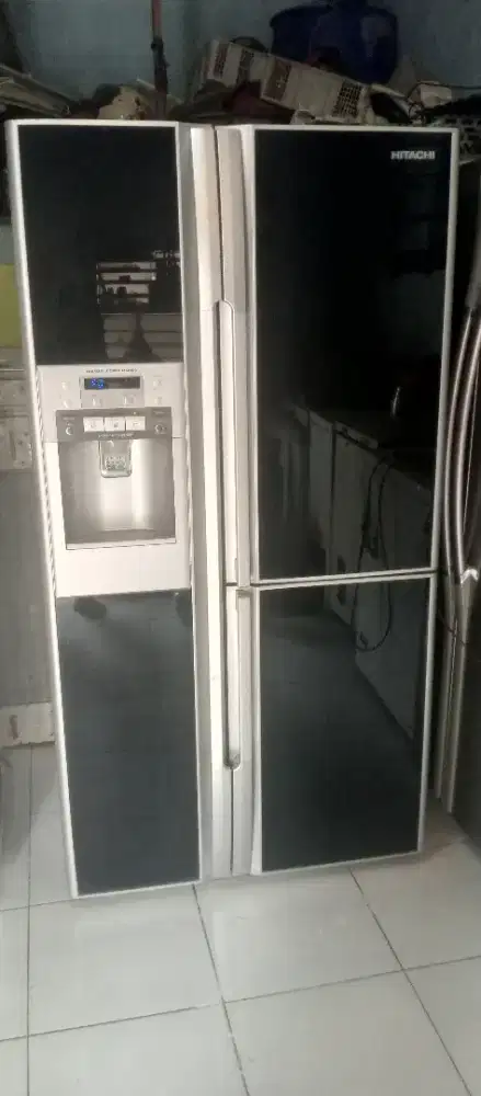 Kulkas 3 pintu hitahchi