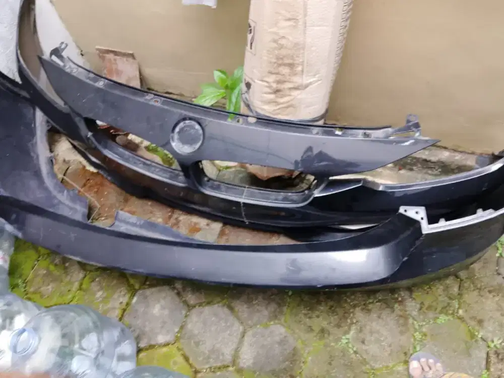 DIJUAL MURAH BEMPER BMW F30 DEPAN BELAKANG KONDISI BGS KANCING UTUH