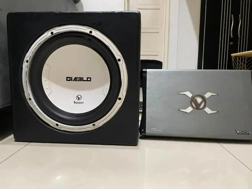 Dijual Subwoofer venom Diablo 12 inch &
Amplifier 4CH Venom Extreme!