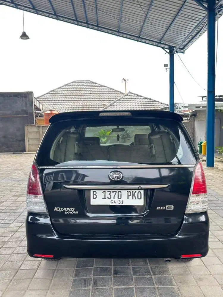 Toyota innova 2011 2.0 E/MT