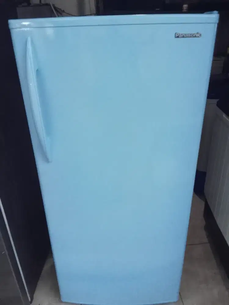 Dijual kulkas merek panaspnic normal bagus