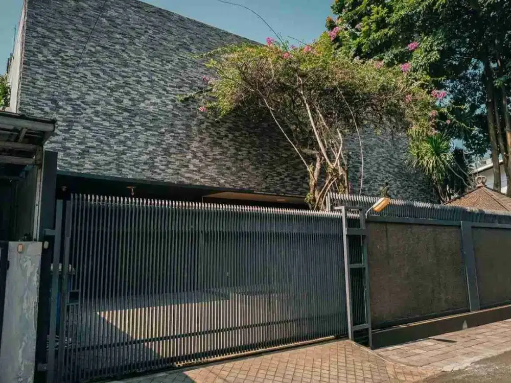 Rumah Mewah Hook Tengah Kota Buahbatu Cijagra