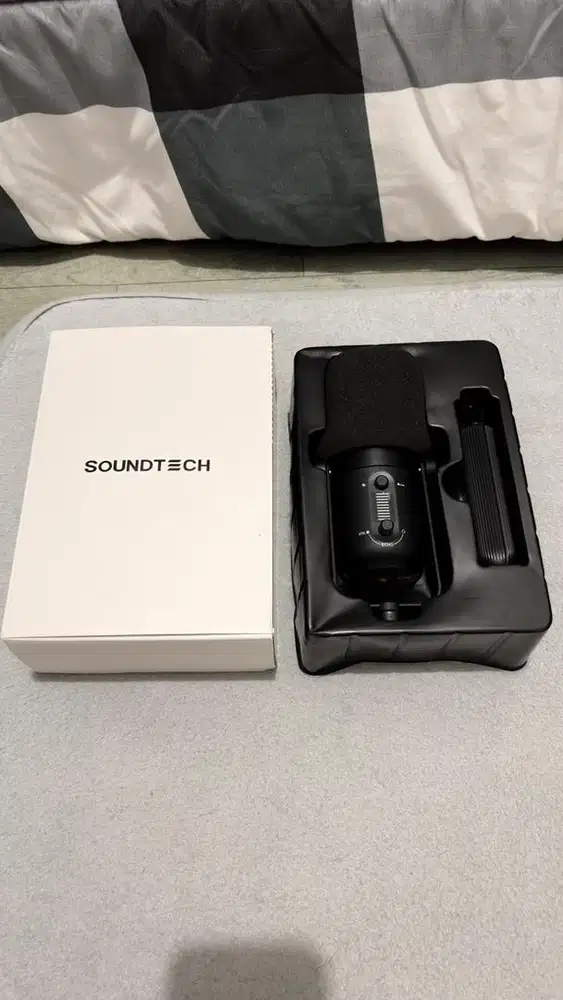 Soundtech 2.1 microphone