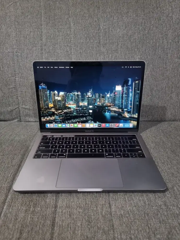 MacBook Pro 13-inch,2017
Intel Core i5
Ram 8 GB
SSD 512 GB