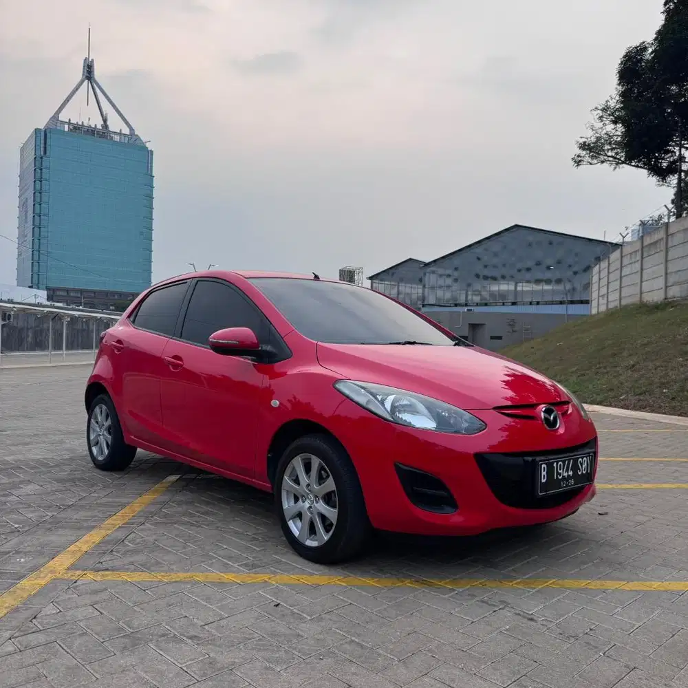 Mazda 2 nik 2011 LOW KM