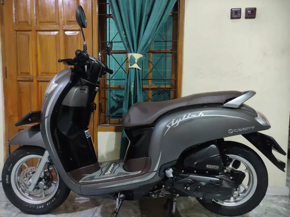 SUPER ISTIMEWA LOW KM SCOOPY STYLISH DONAT CBS ISS SUPER MULUS NOMINUS