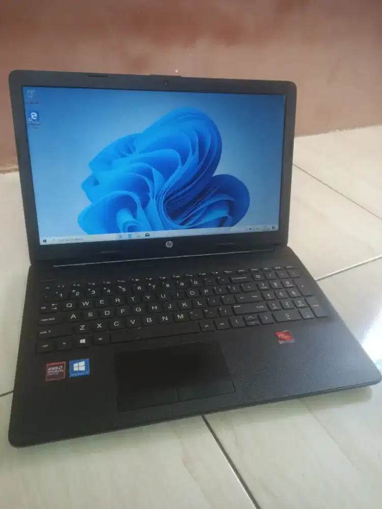 Hp 15 AMD E2-9000 ram 4gb DDR4 hdd 500,gb layar 15,6inc no minus