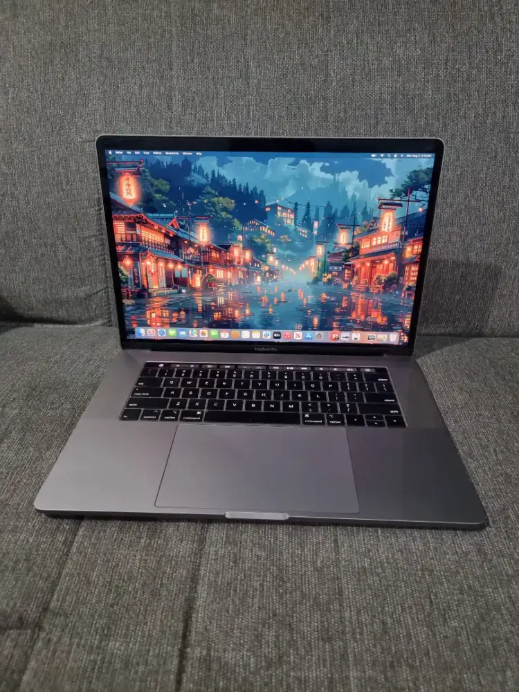 MacBook Pro 15-inch,2019 Core i7 VGA Redeon Pro 555X
Ram 16GB
SSD256GB