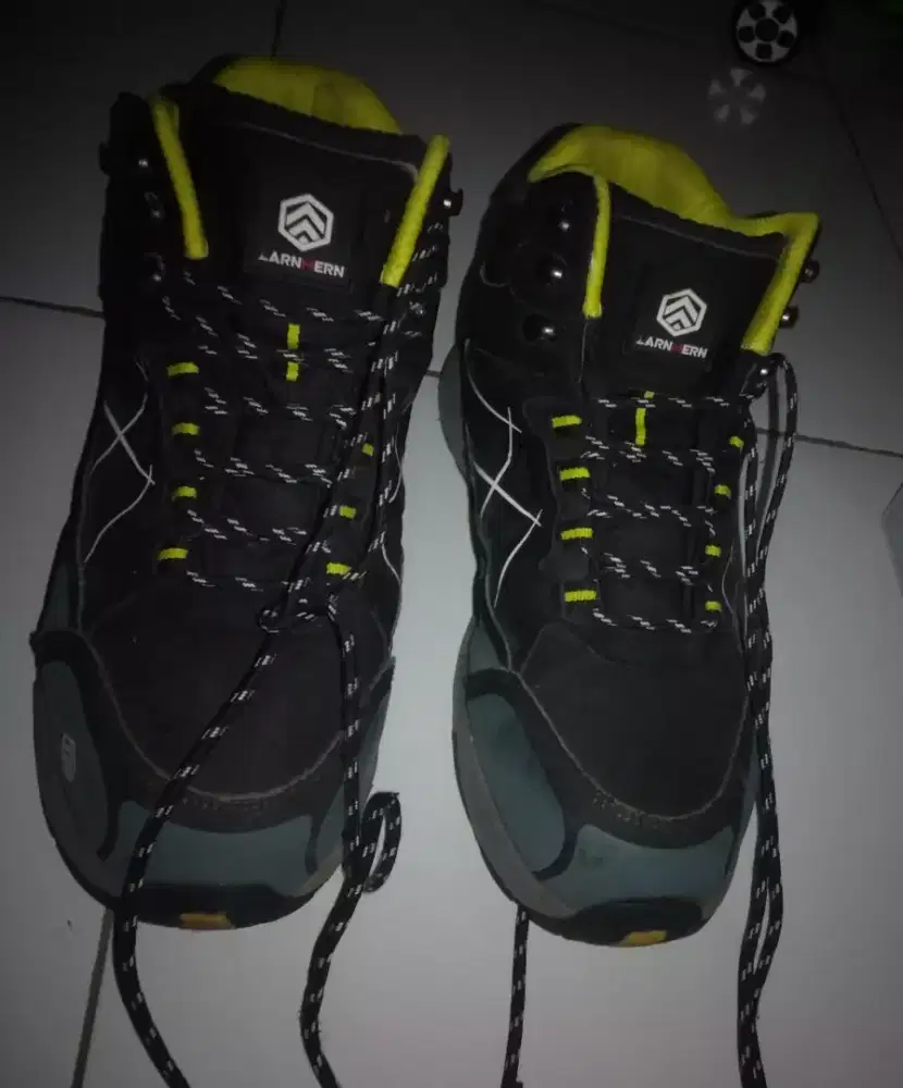 spatu ukuran 41, pria
