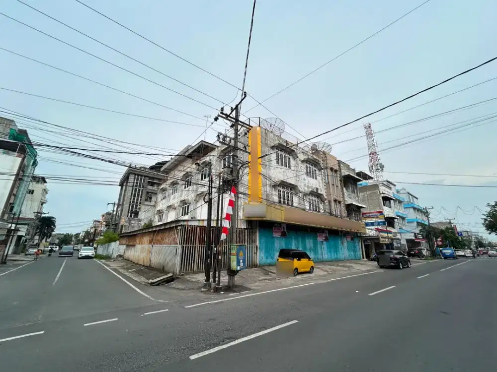 Ruko Gandeng 4 di Jalan Thamrin ( Simpang Gandhi )
