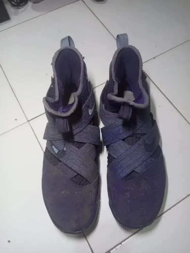 Sepatu nike lebron