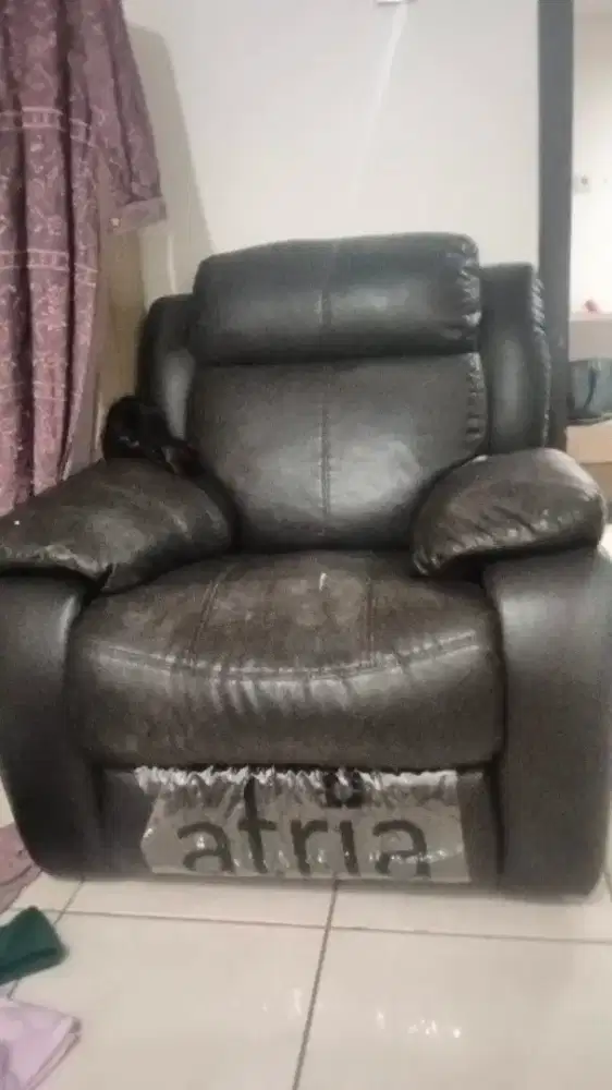 Sofa reclining atria