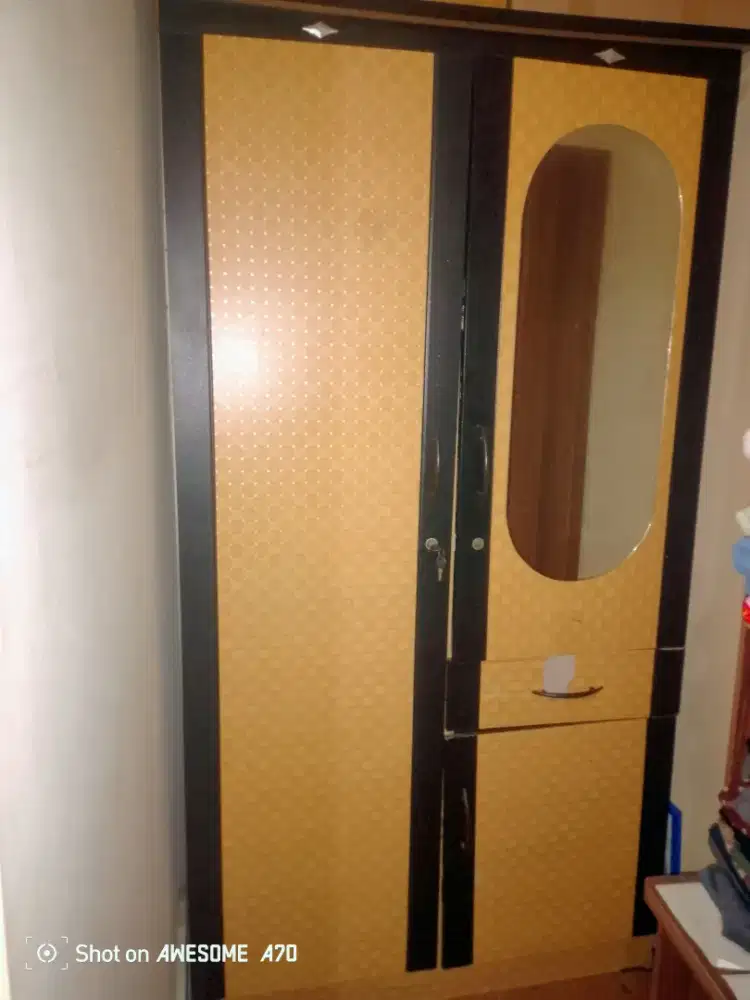 Lemari kayu 2 pintu