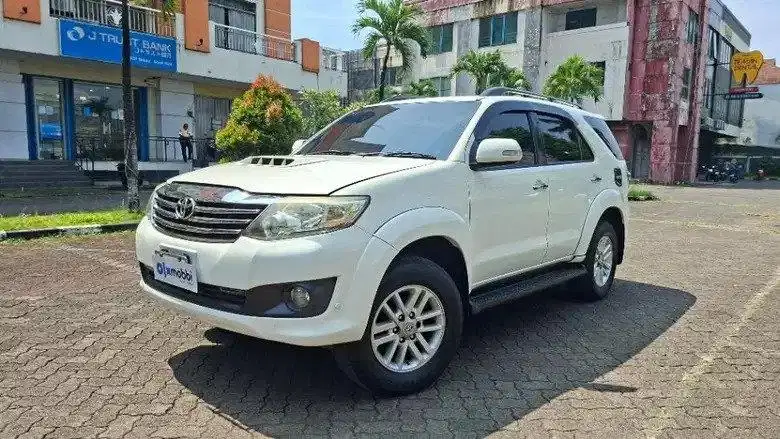 DP RENDAH - Toyota Fortuner 2.5 G VNT Solar-AT 2014