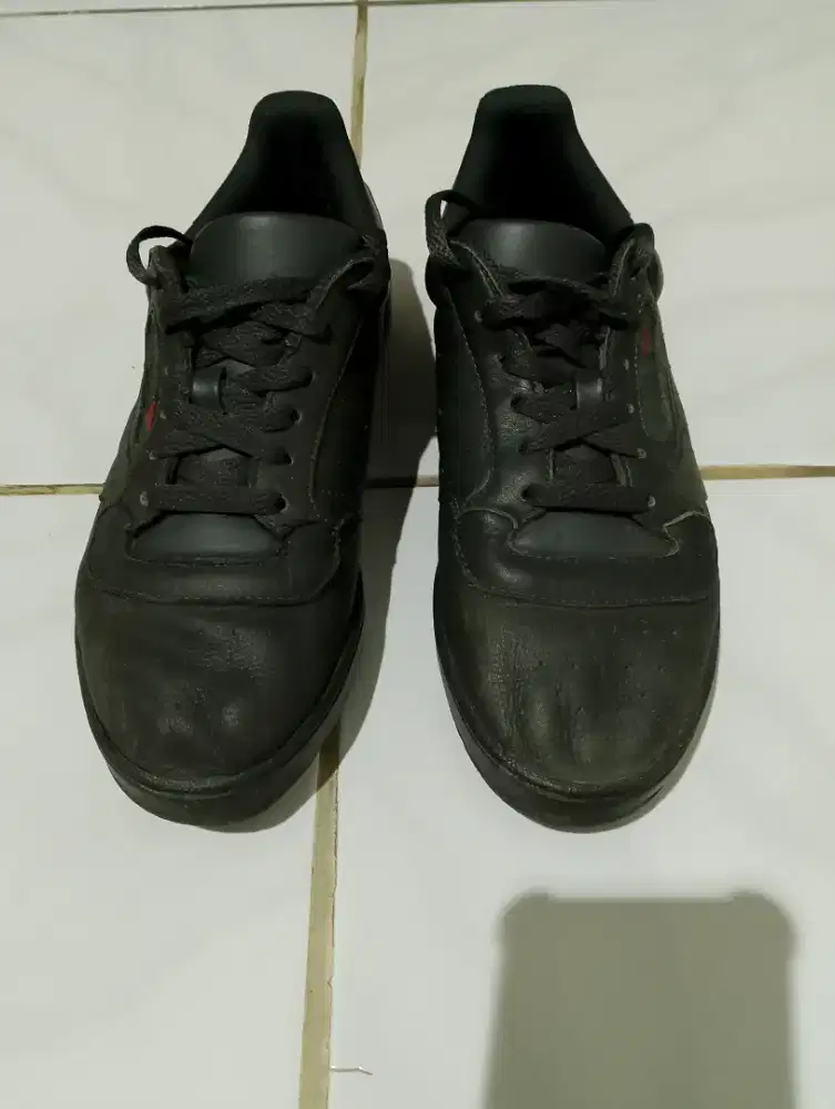 Sepatu Adidas Calabas Size 41,5