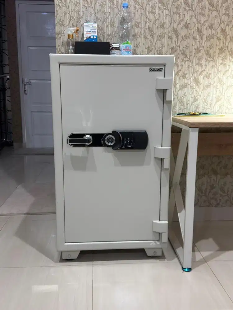 Krisbow Fireproof Safe with Alarm ES-150