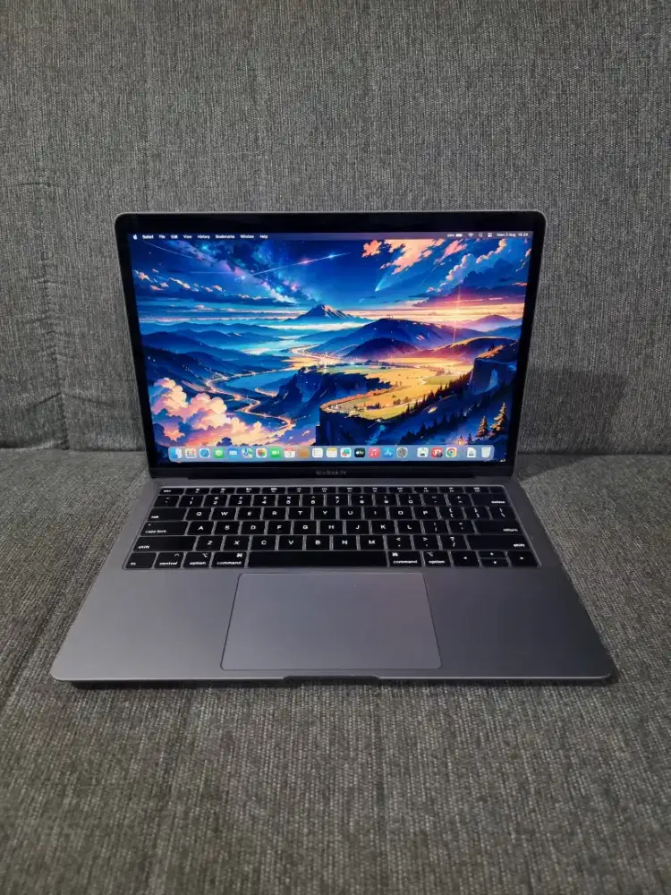 MacBook Air 13-in,2018
Keyboard Nyala
Intel Core i5
Ram 8 GB
SSD128 GB