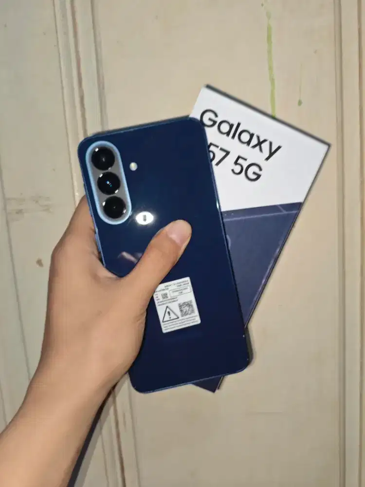 Samsung a57 12/256 GB MULUS SEPERTI BARU