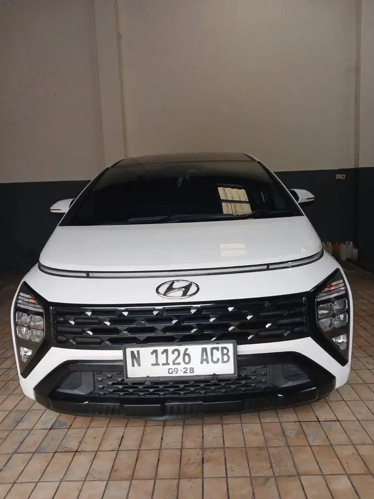 Hyundai Stargazer 2023 Prime 1.5 AT Matic Two Tone Kapten Seat