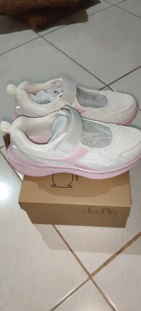 SEPATU DIADORA REEDLEY BEIGE PINK