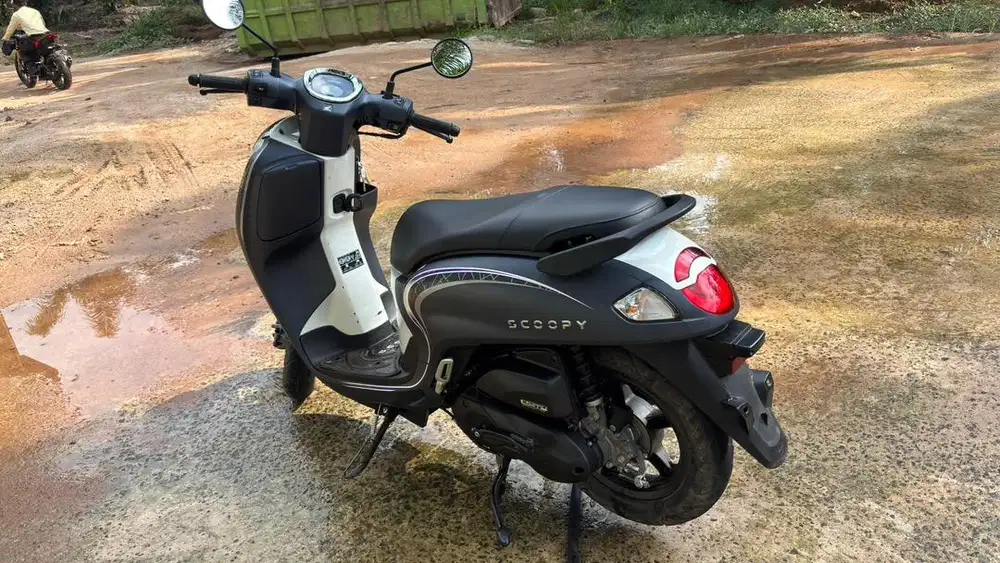 Jual motor scoopy biru putih