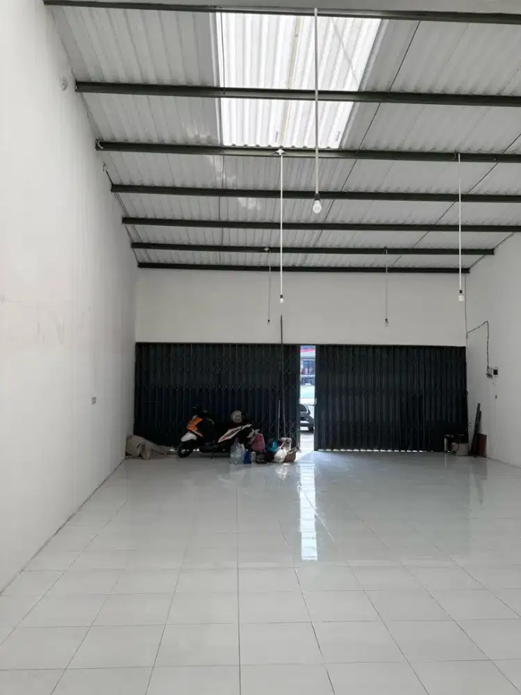 Sewa Ruko Pinggir Jalan
Jati Waringin Bekasi Selatan