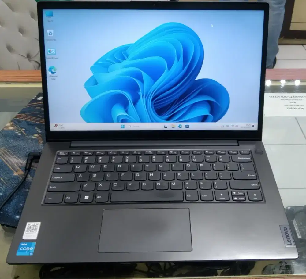 Lenovo Slim Core i3 Gen 11 Ram 8GB SSD 256GB