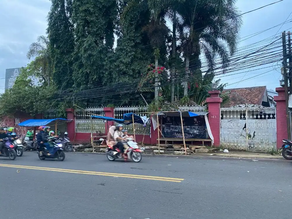 DIJUAL RUMAH 2 LANTAI STRATEGIS