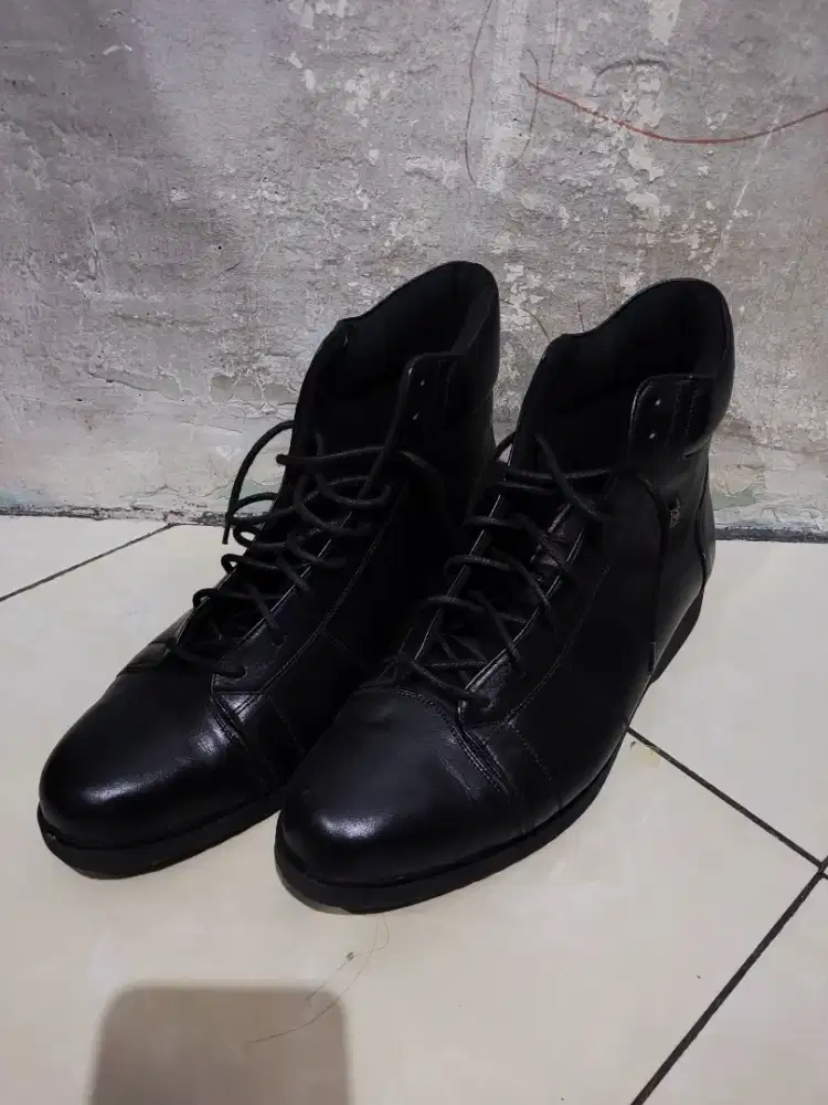 Sepatu kulit boston 42