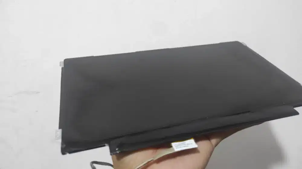 LCD Laptop Lenovo ThinkPad E130 11.6 Ori Normal Copotan