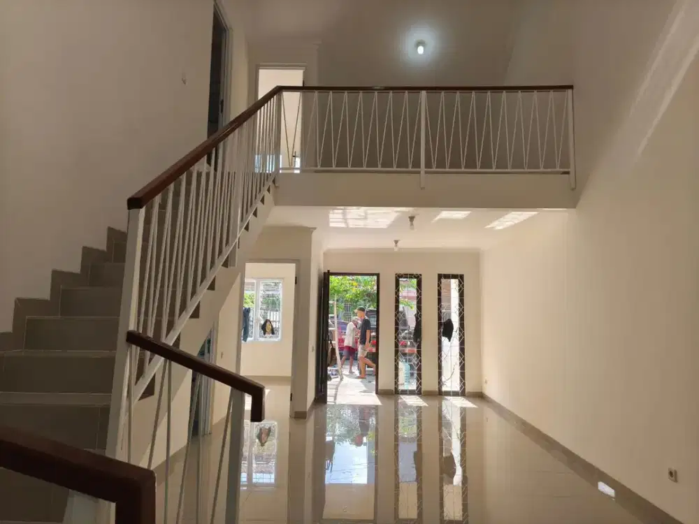 SERBA BARU ..rumah di Taman Semanan Indah, luas 135 meter