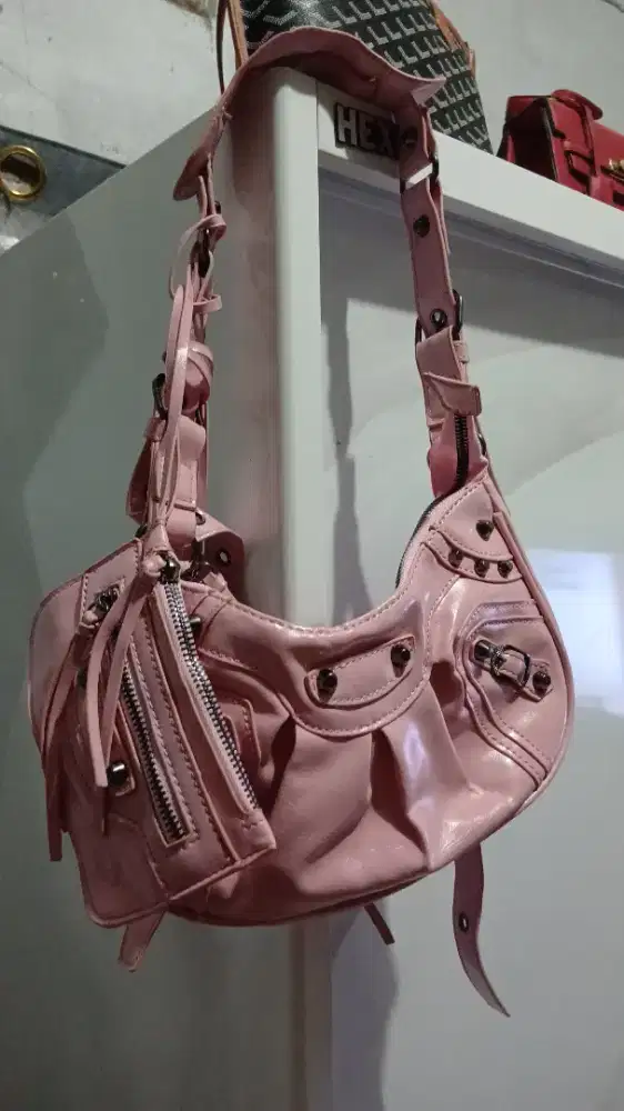 Tas baju sepatu koleksi pribadi