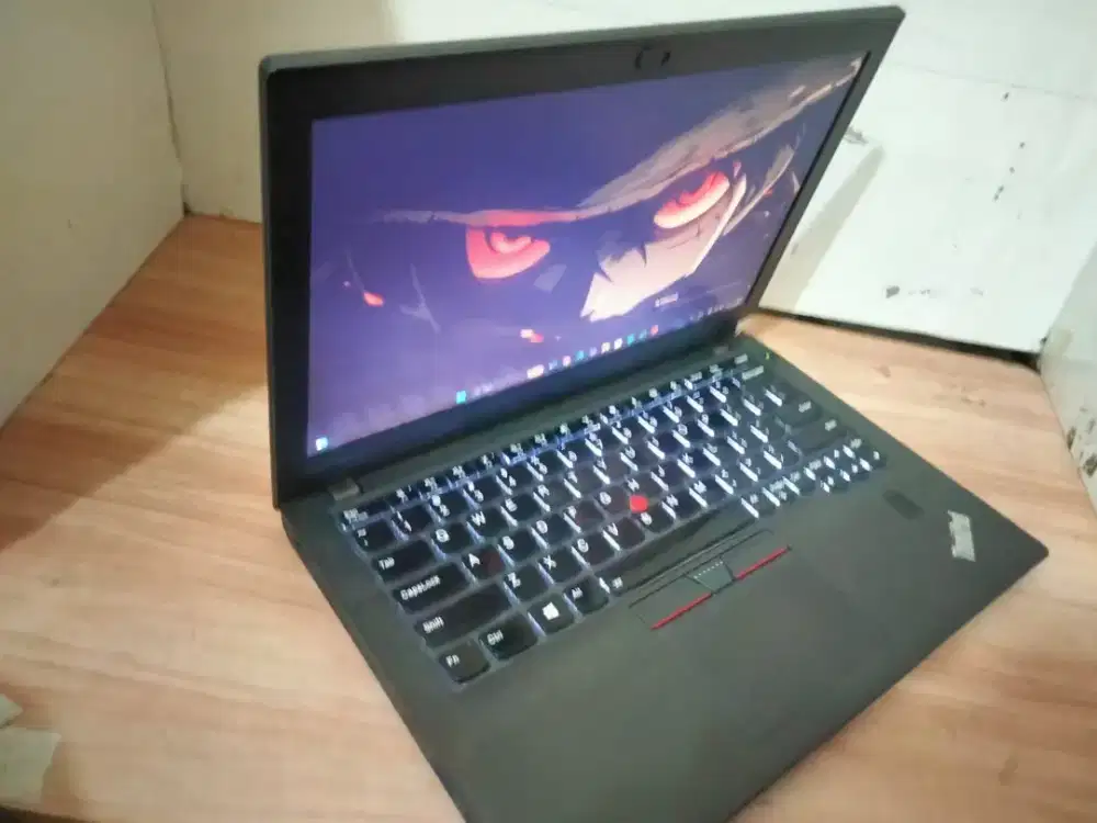 Thinkpad x370/ core i5 gen 7/RAM 8GB SSD 256 batre awet