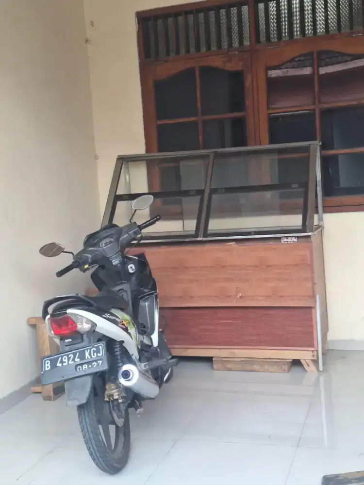Etalase masih bagus